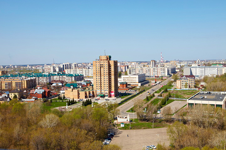 У подножия Казанского кремля У подножия Казанского кремля