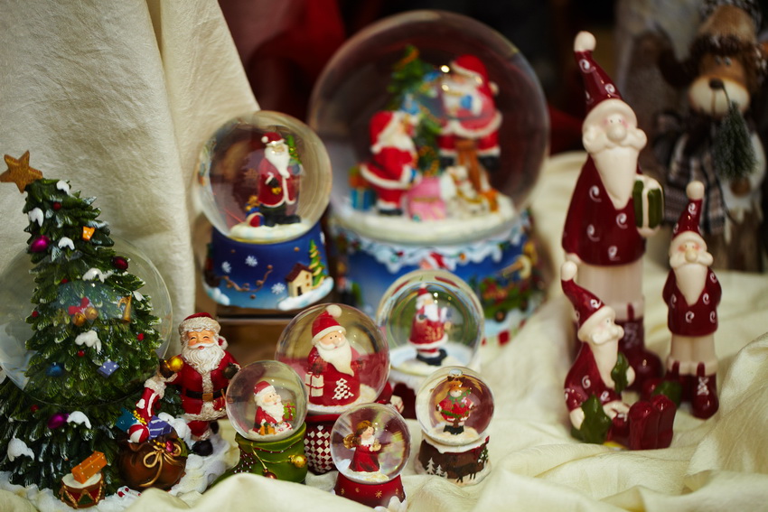 --.   (Weihnachtsdorf).
