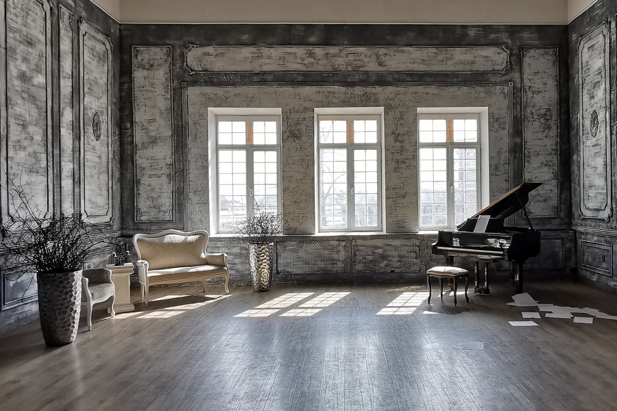 Фотостудия с черным пианино